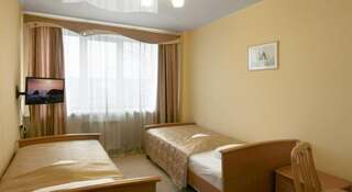Гостиница Аир Артем Двухместный номер с 2 отдельными кроватями-1